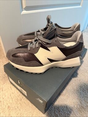 New Balance 327 Black Grey Metallic